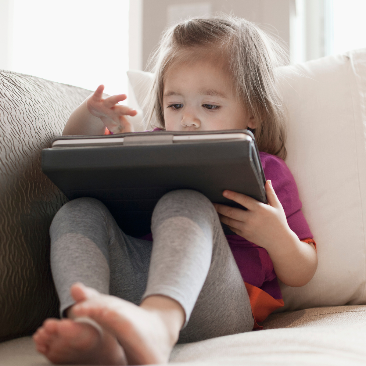 Screen time for children | Kendamil Singapore